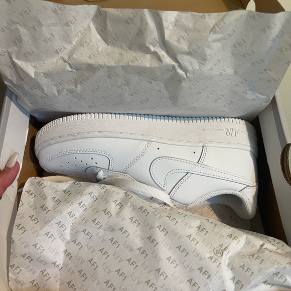 Nike Air Force 1 ‘07 BRAND NEW IN BOX - Picture 3 of 6